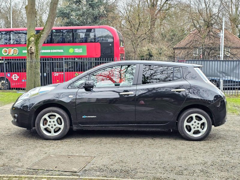 NISSAN LEAF