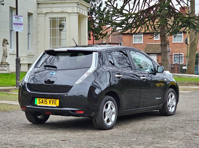 NISSAN LEAF