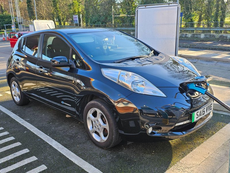 NISSAN LEAF